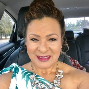 Meet your Posher, Elisa